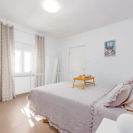 Holiday home Nice In Zemunik Donji With Kitchen Smrdelje