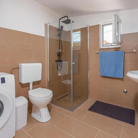 Holiday home Nice In Zemunik Donji With Kitchen *