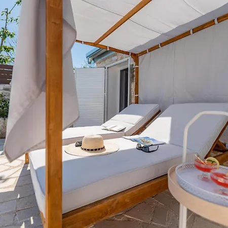 Holiday home Nice In Zemunik Donji With Kitchen *