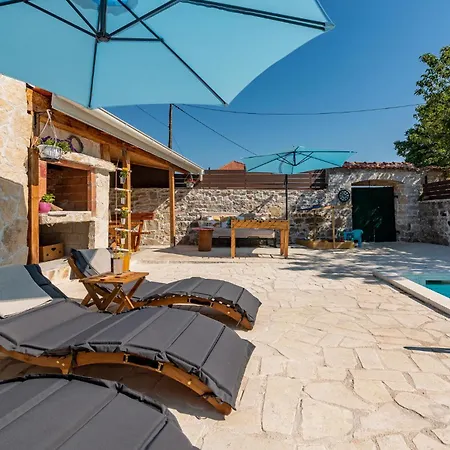 Holiday home Nice In Zemunik Donji With Kitchen *