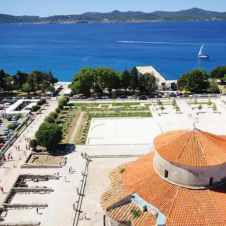 Nice In Zemunik Donji With Kitchen Holiday home *